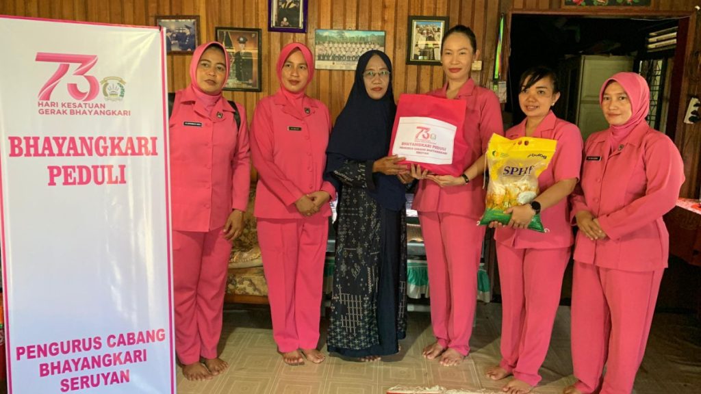 Jelang HUT Bhayangkara ke-79, Polres Seruyan Gelar Bakti Sosial Untuk Masyarakat.    