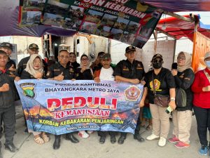 Pokdarkamtibmas Bhayangkara Gelar Aksi Kemanusiaan untuk Korban Kebakaran Kapuk Muara.  
