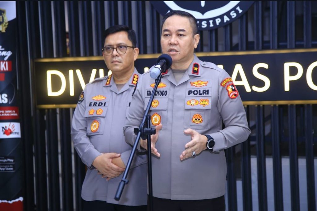 Polri Sampaikan Duka Cita dan Kerahkan Bantuan Evakuasi dalam Insiden KM Tunu Pratama Jaya.