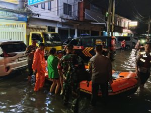 POLRES TANGSEL GERAK CEPAT TANGGAPI BANJIR: POLRI HADIR UNTUK MASYARAKAT.  