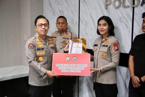 Bidhumas Polda Metro Jaya Gelar Anev Bulanan, Sejumlah Anggota Berprestasi Terima Penghargaan.  