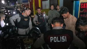 Polres Metro Jakarta Timur dan Polsek Cakung Gelar Patroli Gabungan, Tegakkan Keamanan dan Cegah Tawuran demi Rasa Aman Warga.    