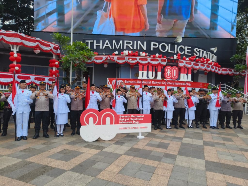 Bundaran HI Bergema Indonesia Raya, Sambut HUT ke-80 RI dengan Khidmat.   