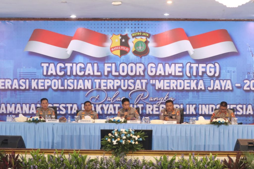 Brimob Polda Metro Jaya Perkuat Pengamanan HUT RI ke-80 Melalui Tactical Floor Game.   