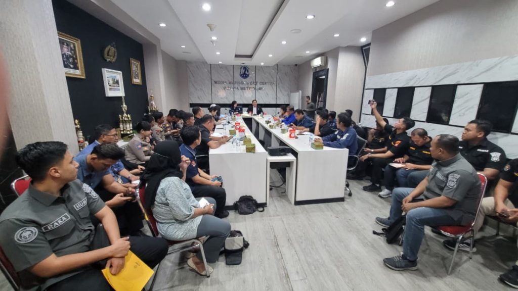 Polda Metro Jaya Gelar Sosialisasi Keterbukaan Informasi Publik.   