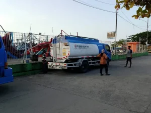 Aroma Solar Subsidi di Kejawanan: PT PMP Diduga Suplai BBM untuk Perusahaan Kapal .  