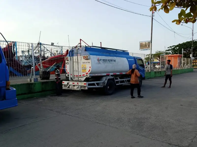 Aroma Solar Subsidi di Kejawanan: PT PMP Diduga Suplai BBM untuk Perusahaan Kapal .